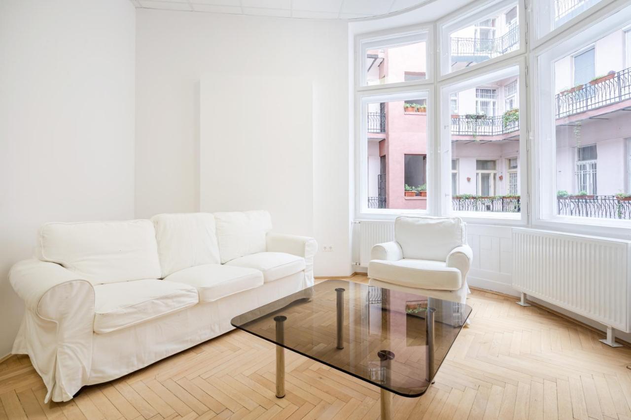 Hg Apartments Budapest Luaran gambar